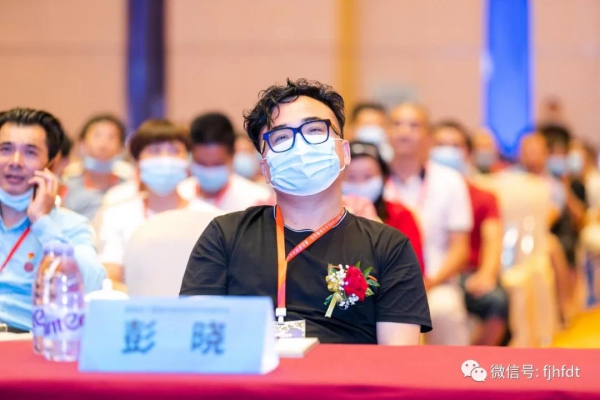 1600938980106013.jpg 中国建筑协会专家库专家、福建省室内装修协会副会长、国际注册高级室内设计师彭梧庭(彭晓)先生.jpg